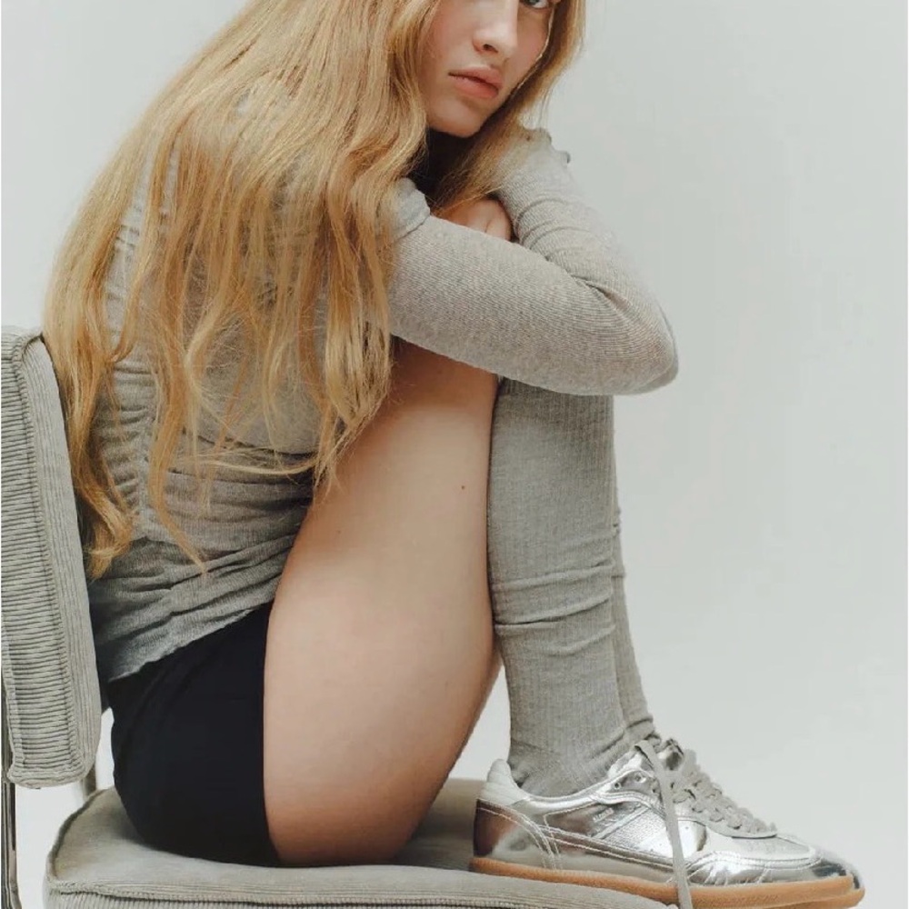 ALOHAS Silver Sneakers